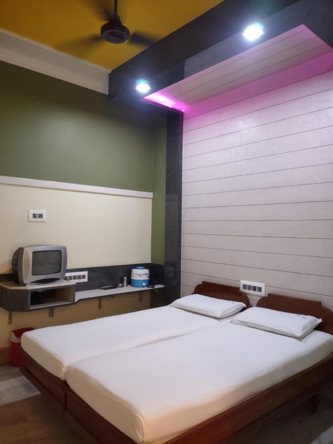Krishna Lodge Tiruchirappalli Bagian luar foto