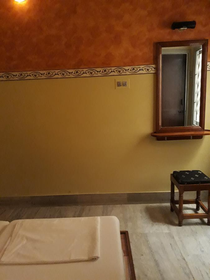 Krishna Lodge Tiruchirappalli Bagian luar foto