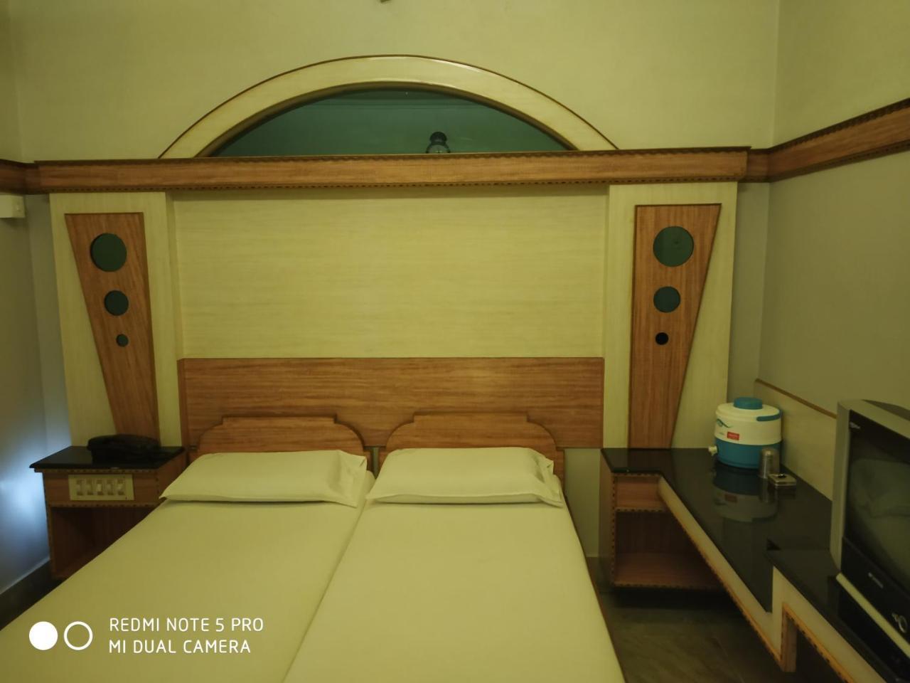 Krishna Lodge Tiruchirappalli Bagian luar foto