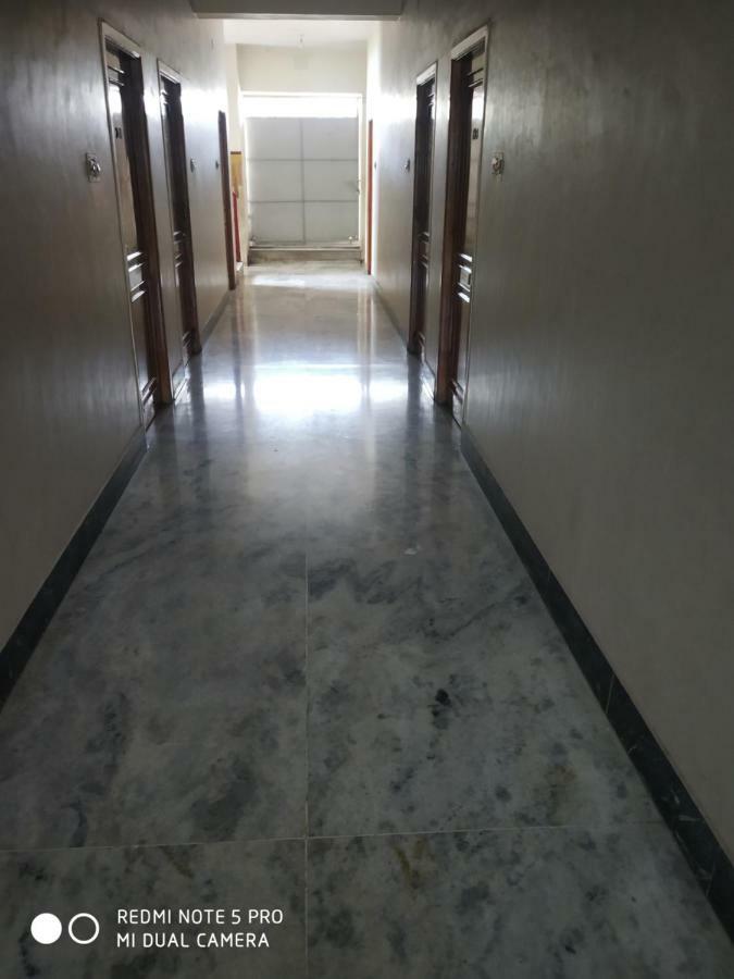 Krishna Lodge Tiruchirappalli Bagian luar foto