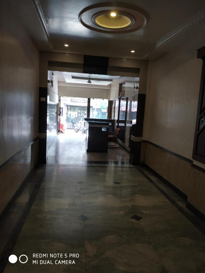 Krishna Lodge Tiruchirappalli Bagian luar foto