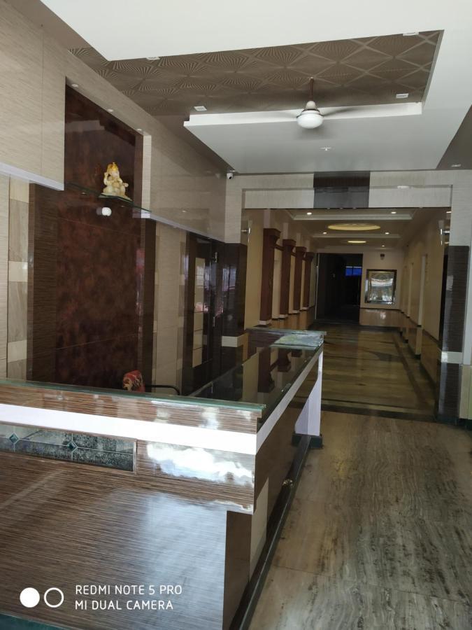 Krishna Lodge Tiruchirappalli Bagian luar foto